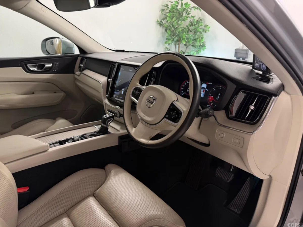 Volvo XC60 SUV, Diesel, 2018, Silver