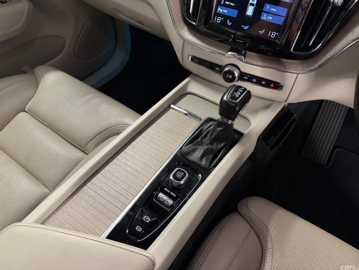 Volvo XC60 SUV, Diesel, 2018, Silver