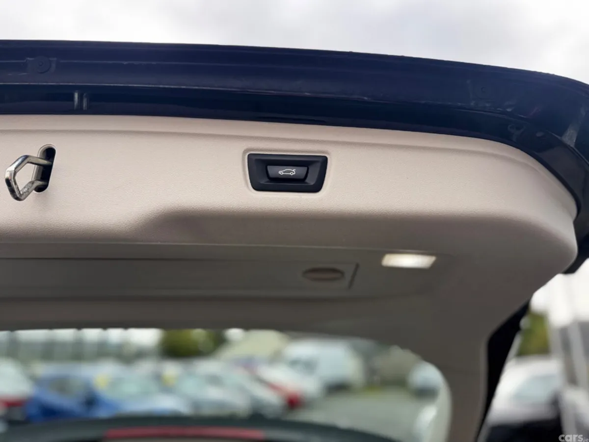 BMW 3-Series Estate, Petrol Plug-in Hybrid, 2022, Black