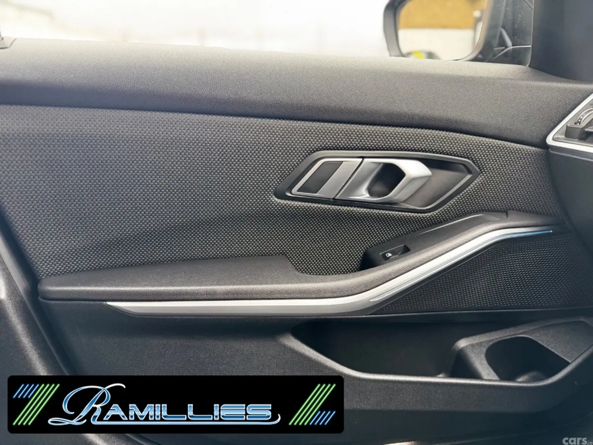 BMW 3-Series Estate, Petrol Plug-in Hybrid, 2022, Black