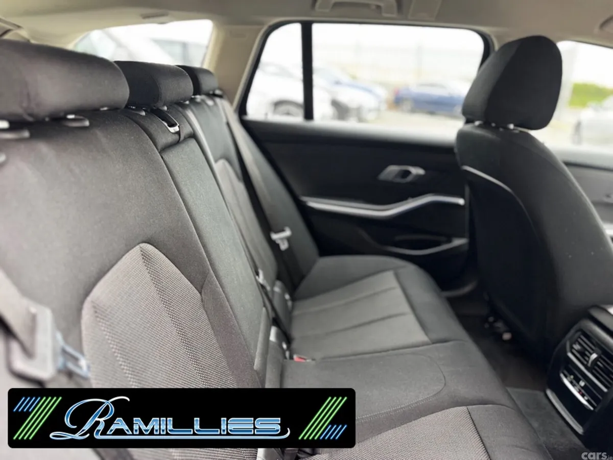 BMW 3-Series Estate, Petrol Plug-in Hybrid, 2022, Black
