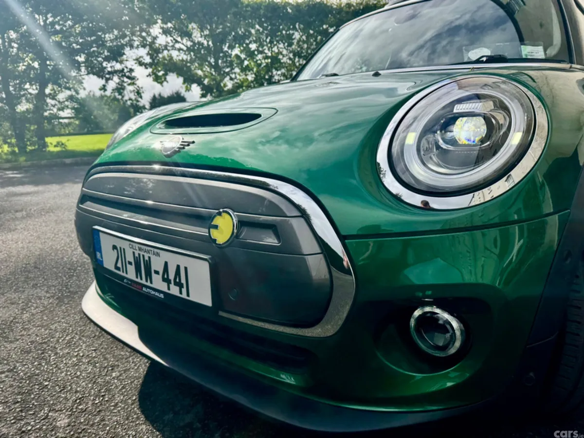 Mini Cooper Hatchback, Electric, 2021, Green