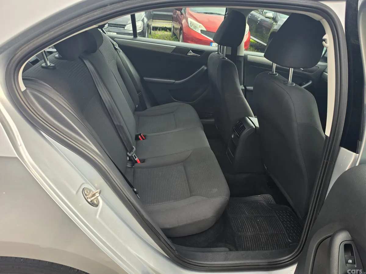 Volkswagen Jetta Saloon, Diesel, 2015, Silver