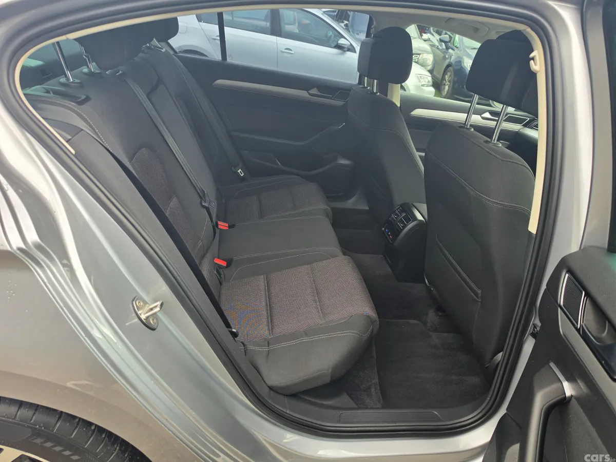 Volkswagen Passat Saloon, Diesel, 2018, Grey