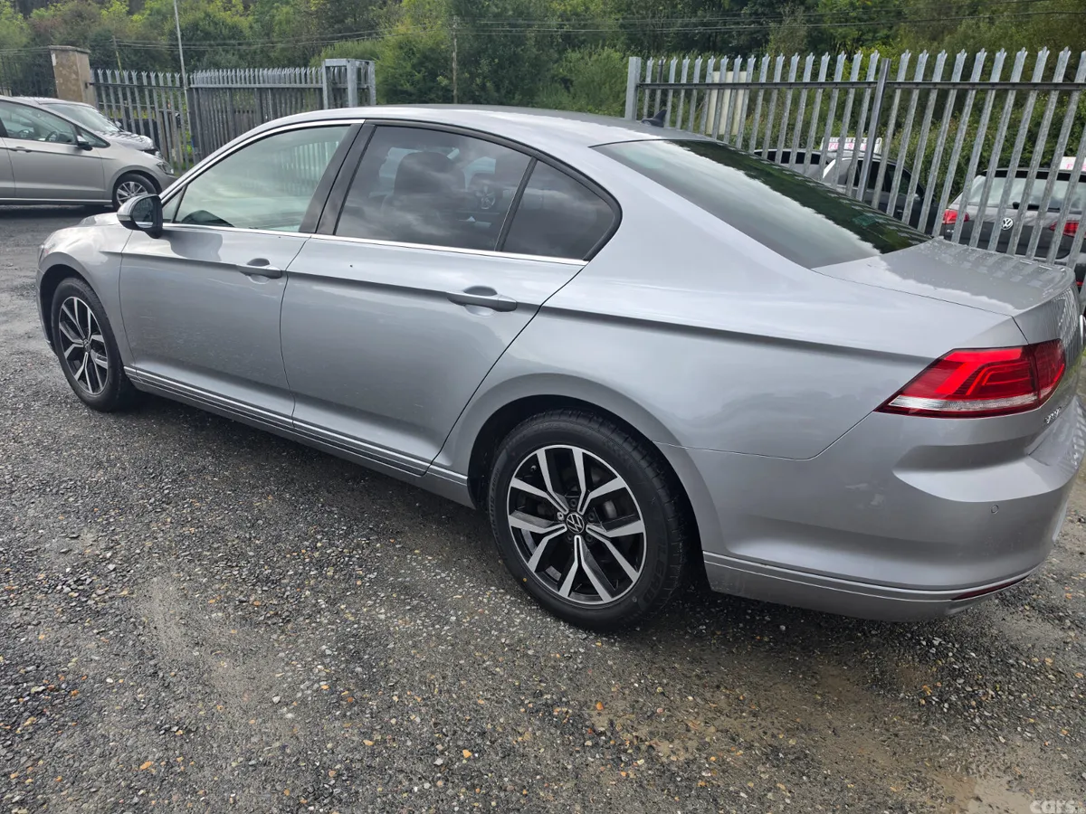 Volkswagen Passat Saloon, Diesel, 2018, Grey