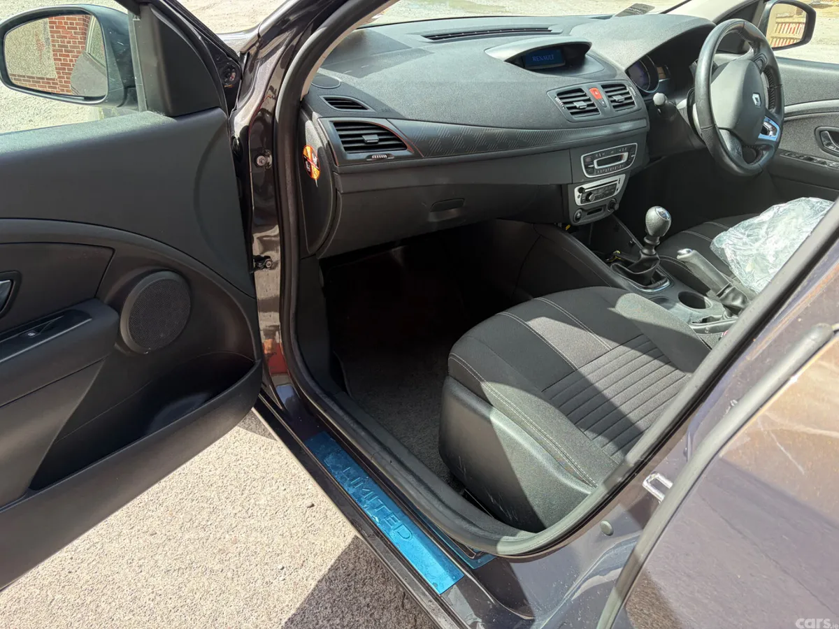 Renault Fluence Saloon, Diesel, 2016, Brown