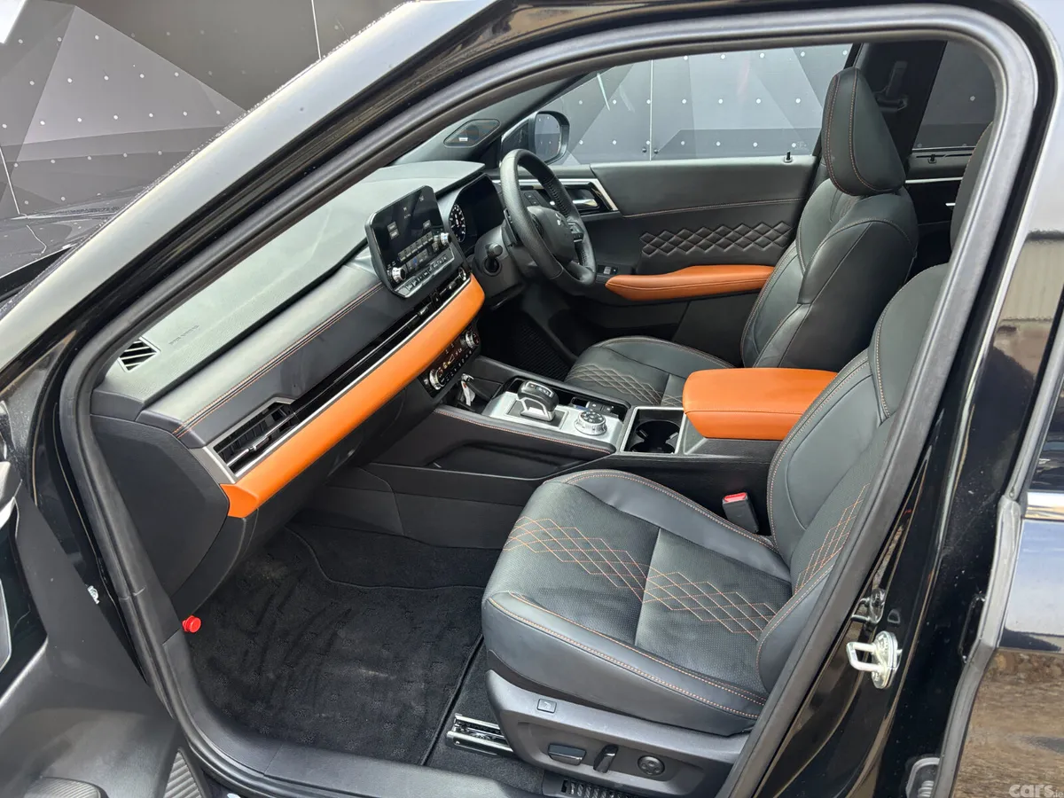 Mitsubishi Outlander SUV, Petrol Plug-in Hybrid, 2023, Black