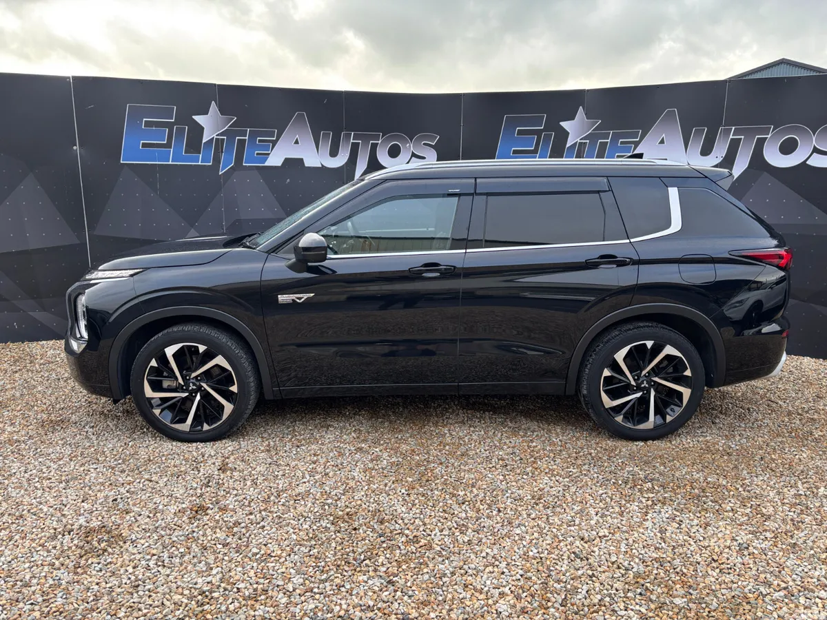 Mitsubishi Outlander SUV, Petrol Plug-in Hybrid, 2023, Black