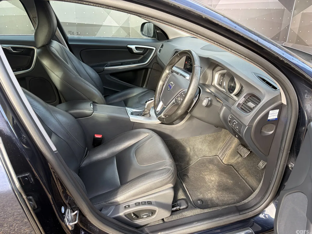 Volvo V60 Estate, Diesel, 2017, Blue