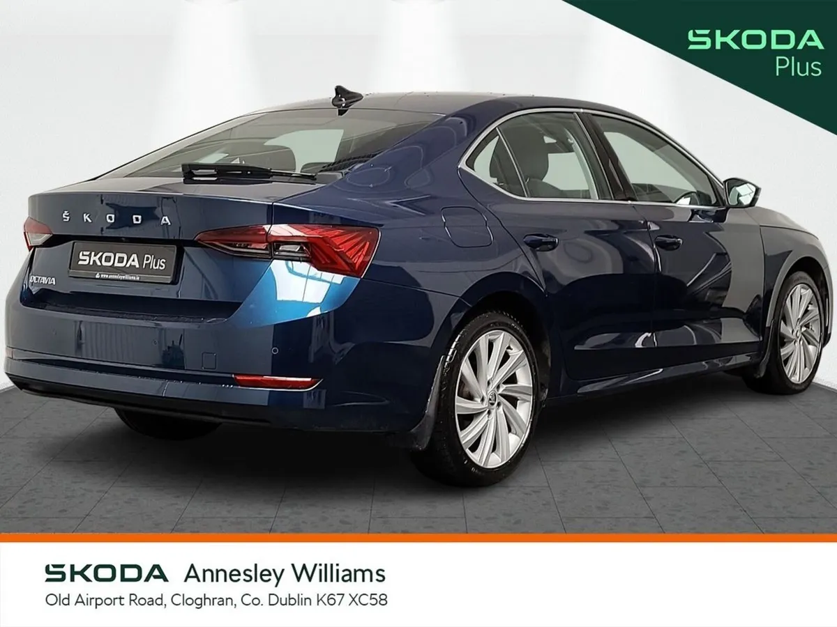 Skoda Octavia Saloon, Diesel, 2024, Blue