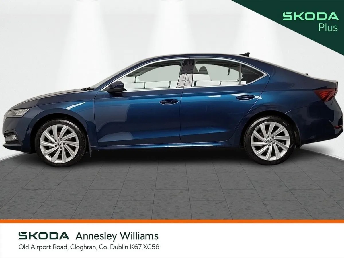 Skoda Octavia Saloon, Diesel, 2024, Blue