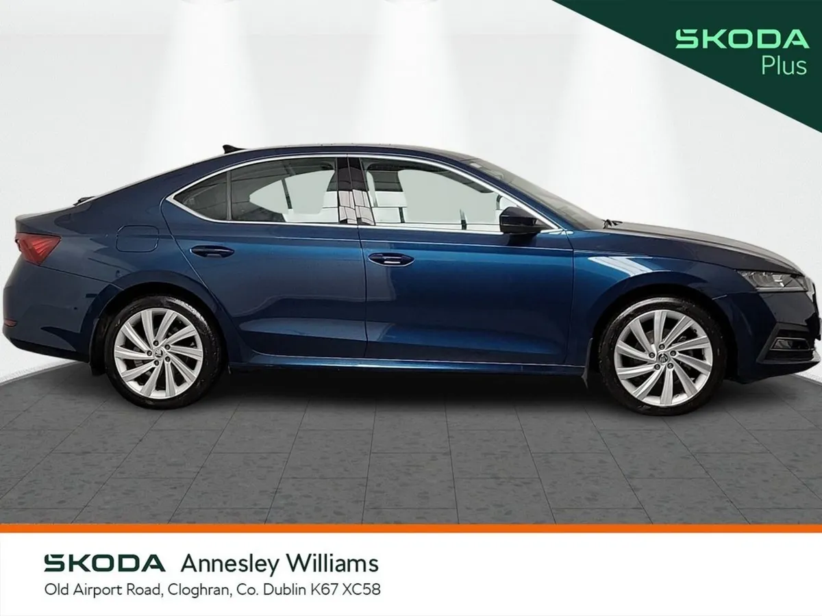 Skoda Octavia Saloon, Diesel, 2024, Blue