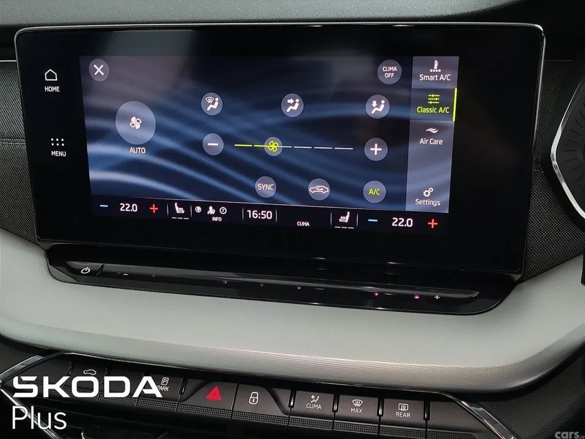 Skoda Octavia Saloon, Diesel, 2024, Blue