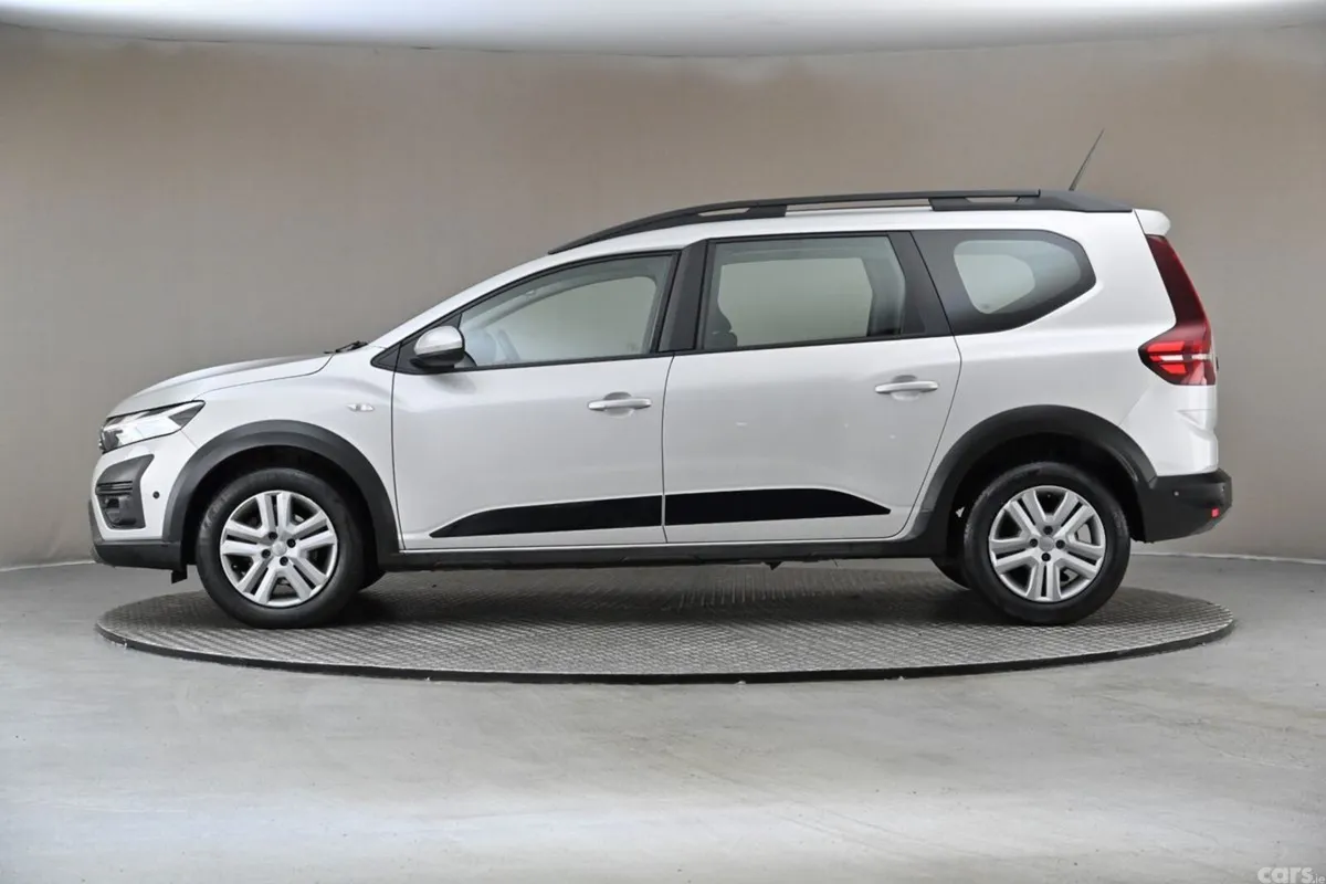 Dacia Jogger MPV, Petrol, 2023, Grey