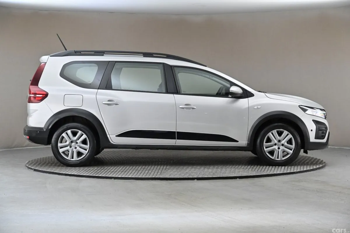 Dacia Jogger MPV, Petrol, 2023, Grey