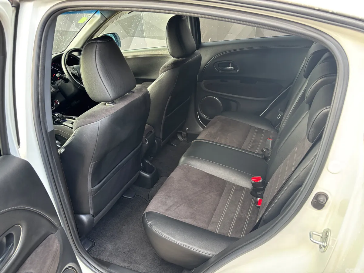 Honda Vezel Hatchback, Petrol Hybrid, 2016, White