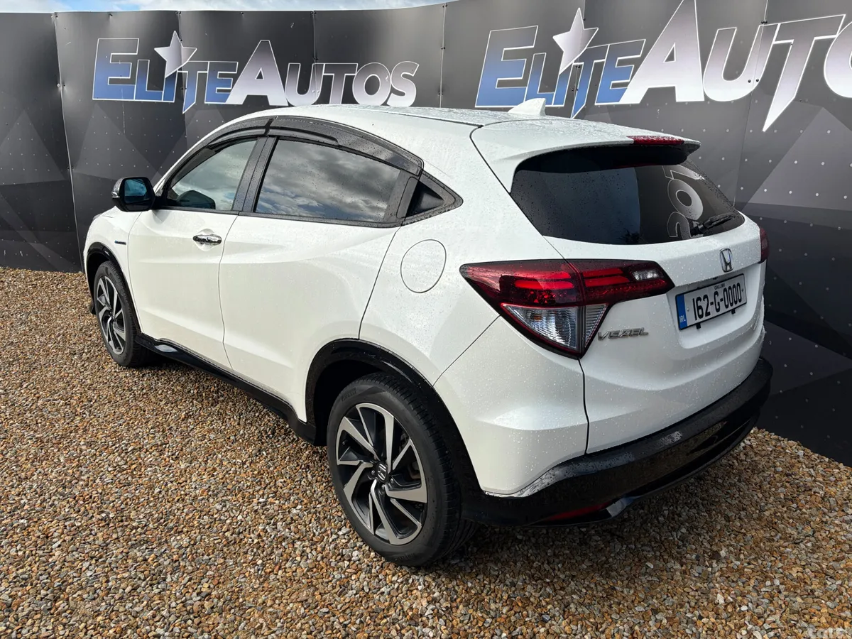 Honda Vezel Hatchback, Petrol Hybrid, 2016, White