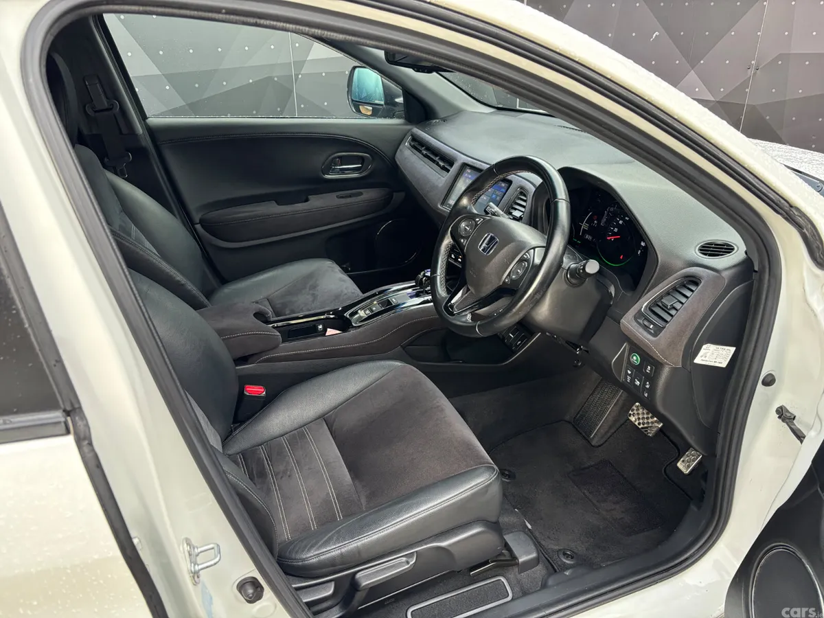 Honda Vezel Hatchback, Petrol Hybrid, 2016, White