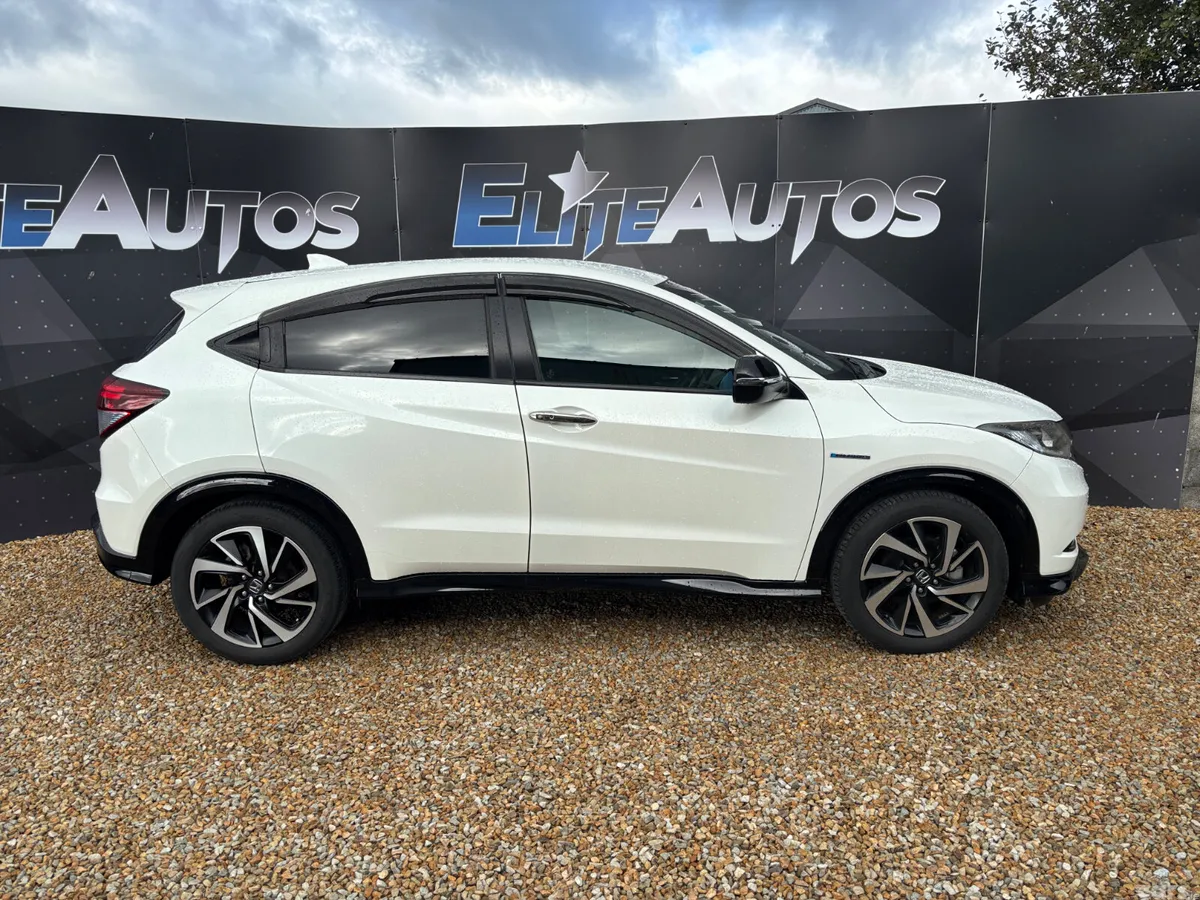 Honda Vezel Hatchback, Petrol Hybrid, 2016, White