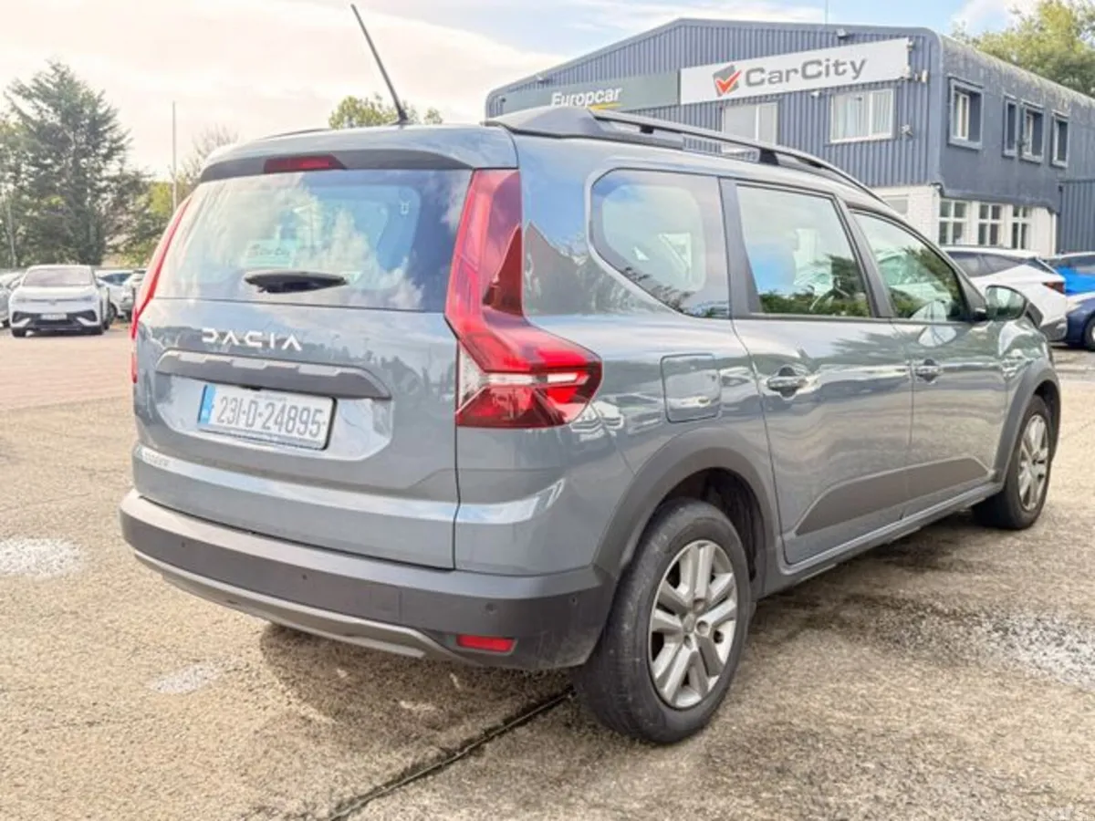 Dacia Jogger MPV, Petrol, 2023, Grey