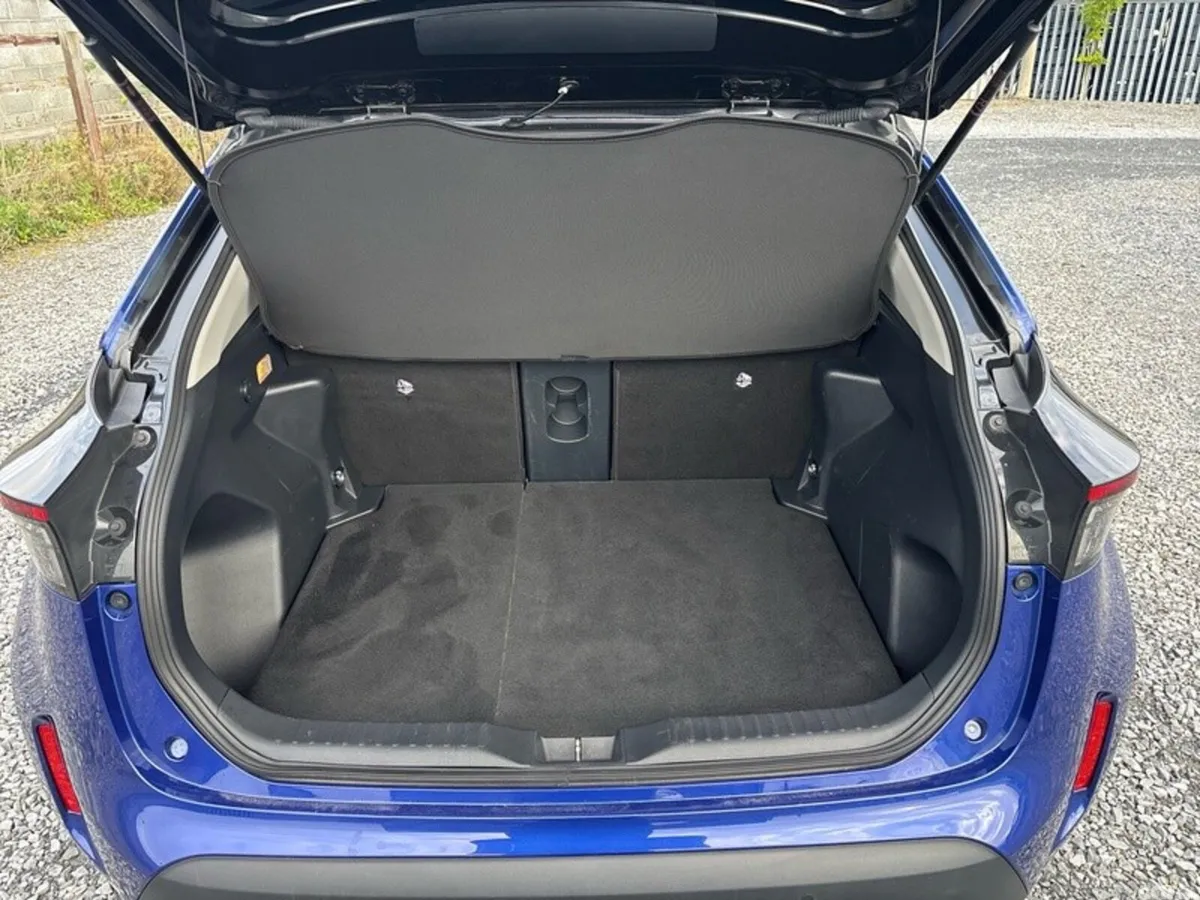 Toyota Yaris Cross Hatchback, Petrol Hybrid, 2022, Blue