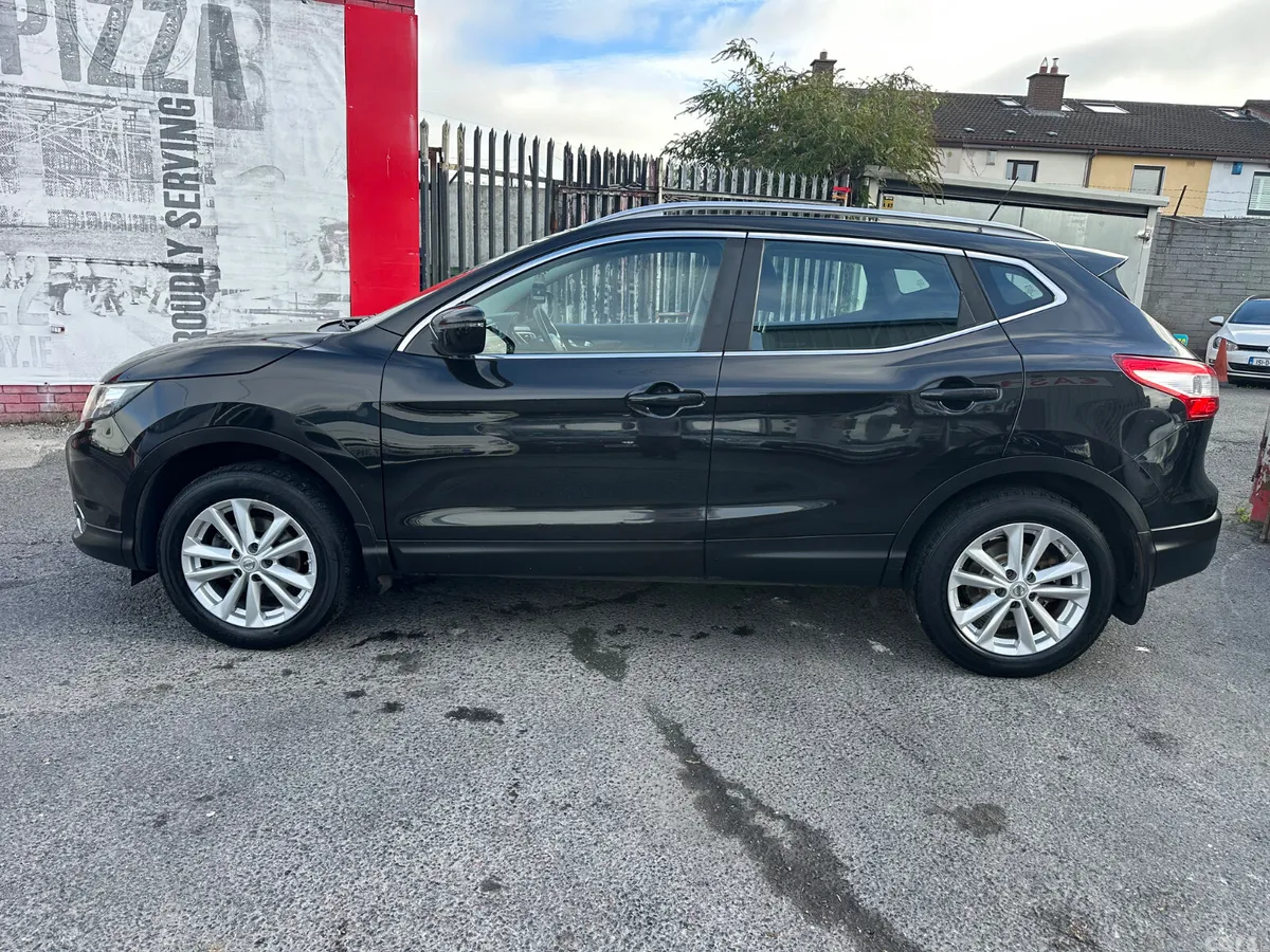 Nissan Qashqai SUV, Diesel, 2017, Black
