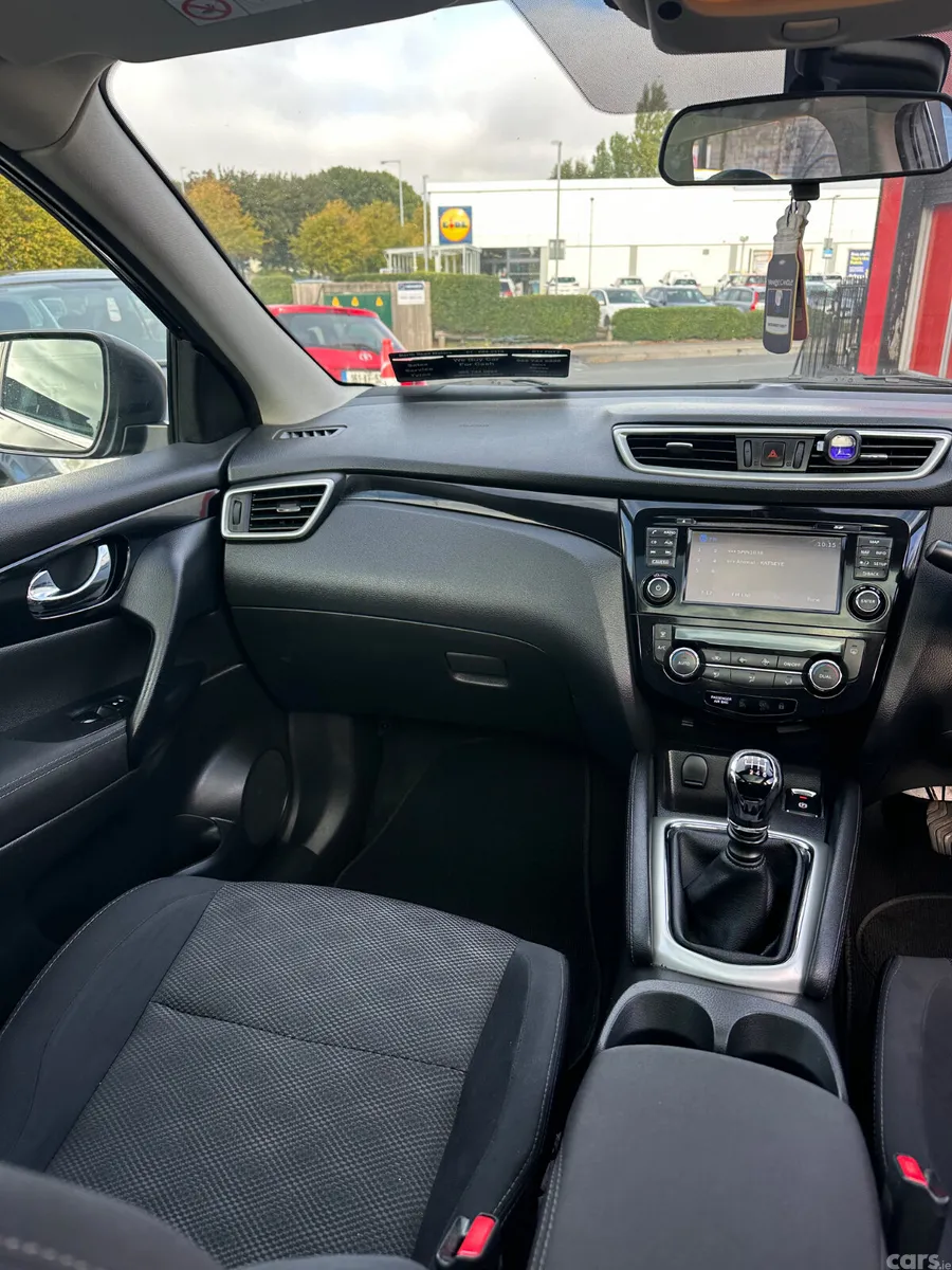 Nissan Qashqai SUV, Diesel, 2017, Black