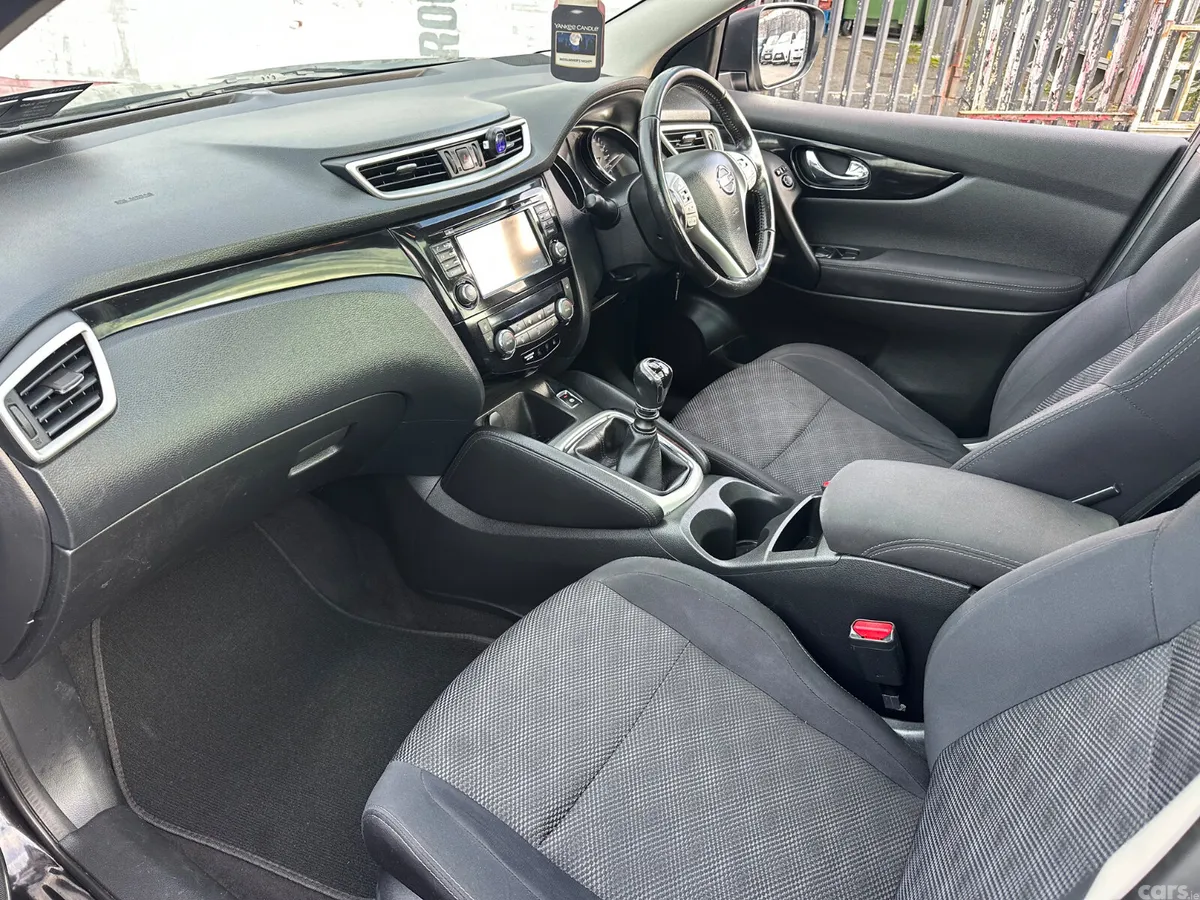 Nissan Qashqai SUV, Diesel, 2017, Black