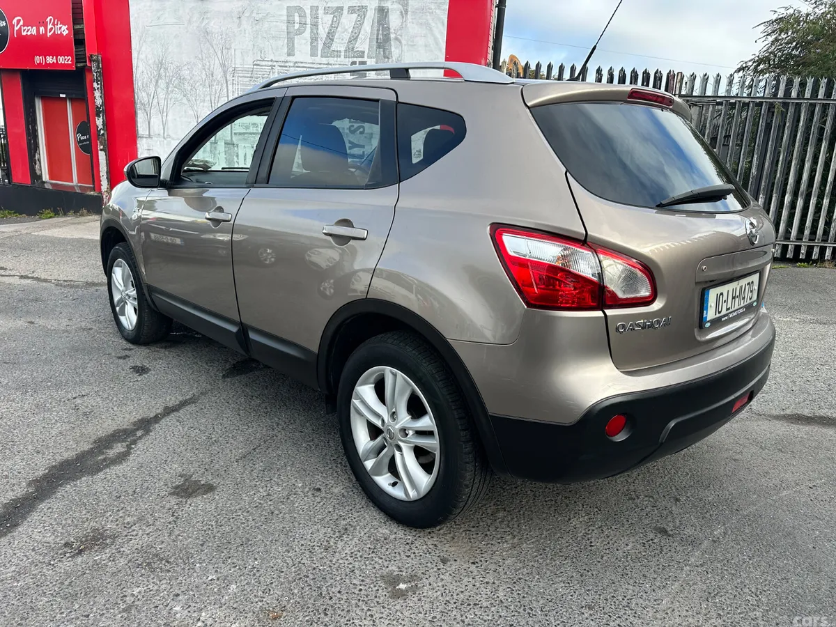 Nissan Qashqai Hatchback, Diesel, 2010, Beige
