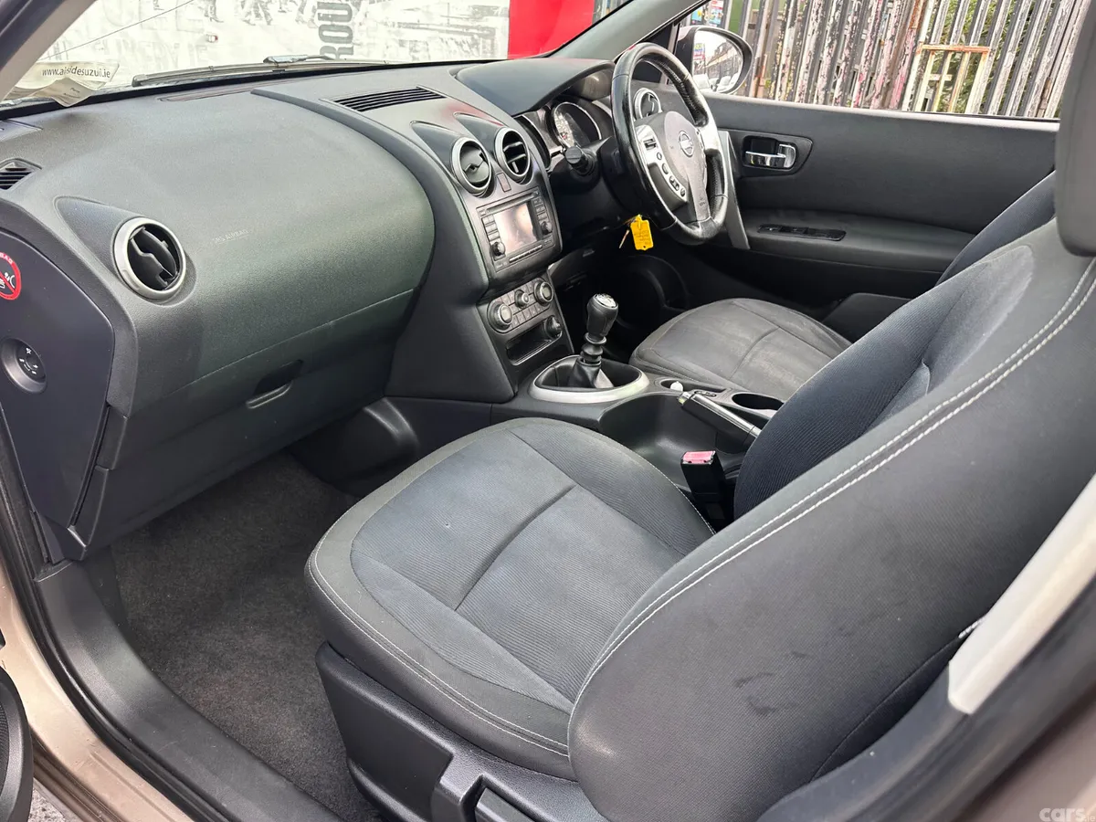 Nissan Qashqai Hatchback, Diesel, 2010, Beige