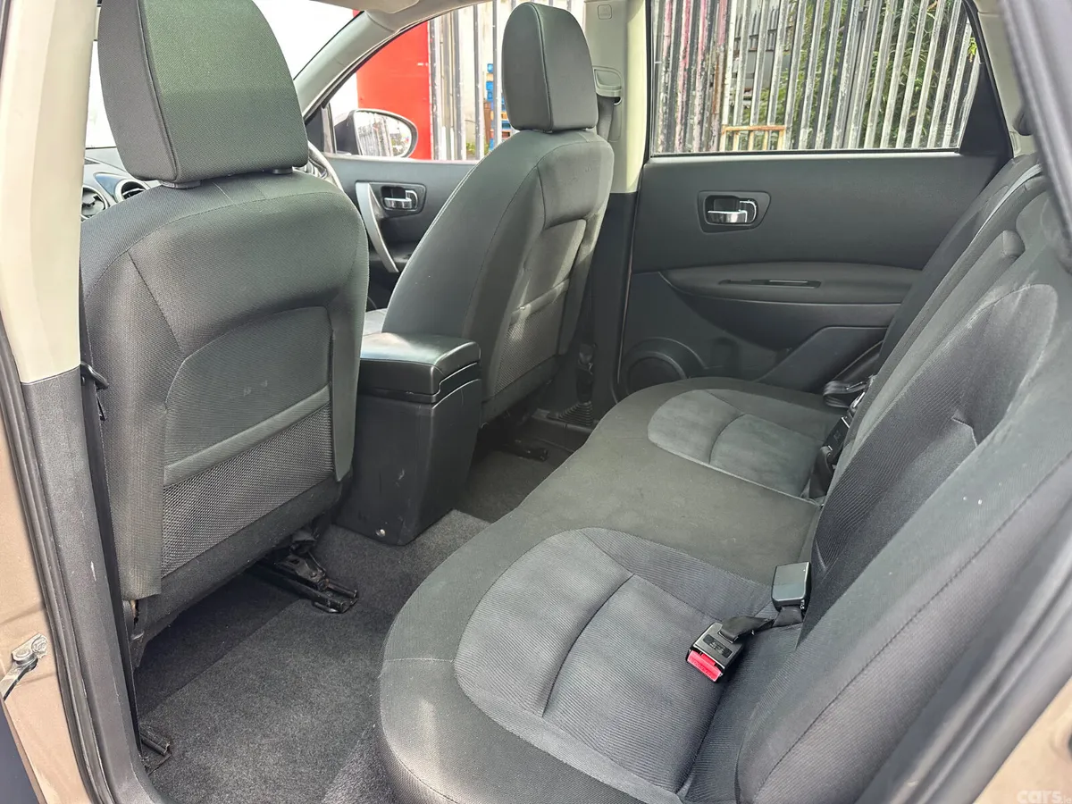 Nissan Qashqai Hatchback, Diesel, 2010, Beige