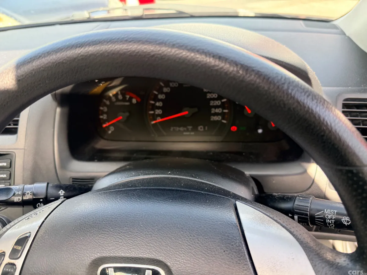 Honda Accord Saloon, Petrol, 2005, Silver