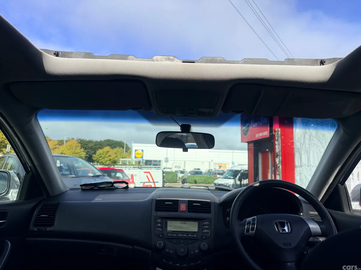 Honda Accord Saloon, Petrol, 2005, Silver