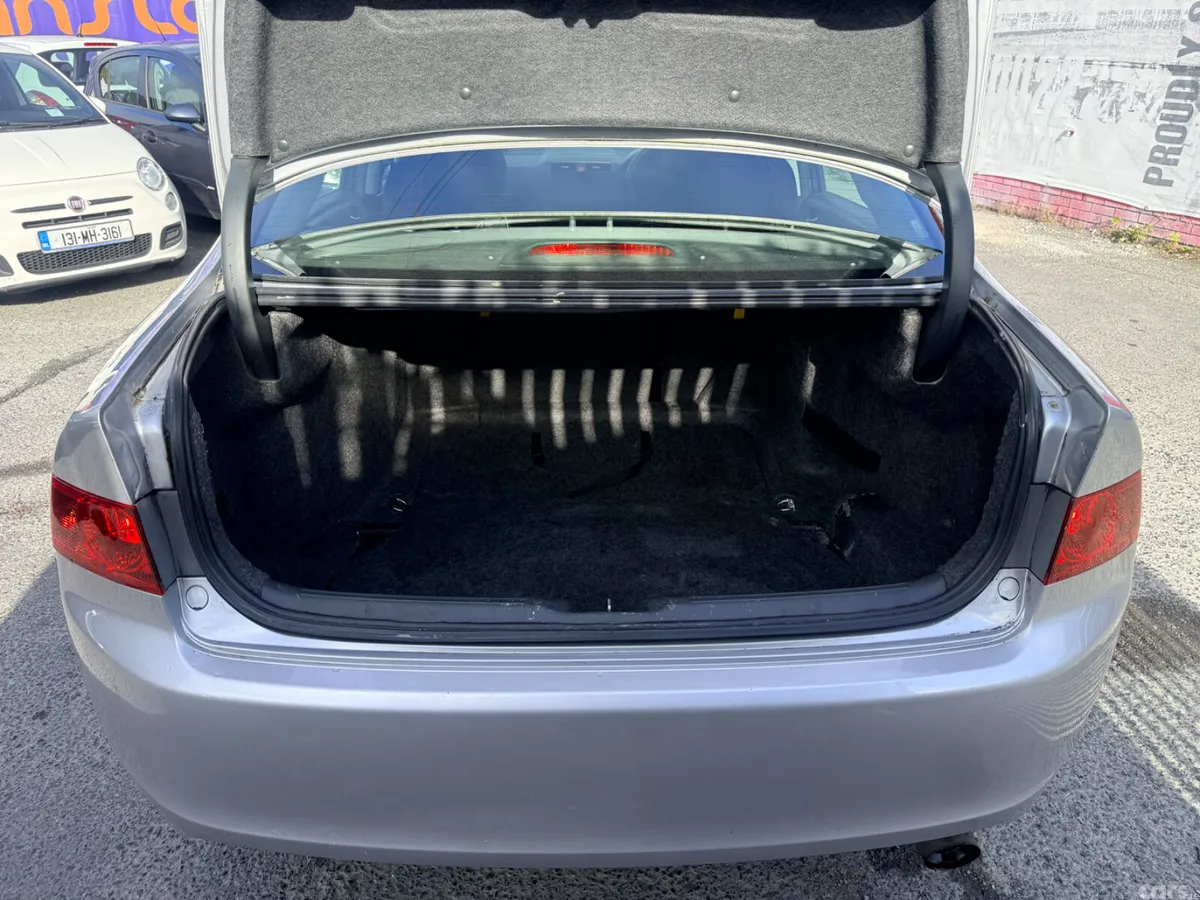 Honda Accord Saloon, Petrol, 2005, Silver