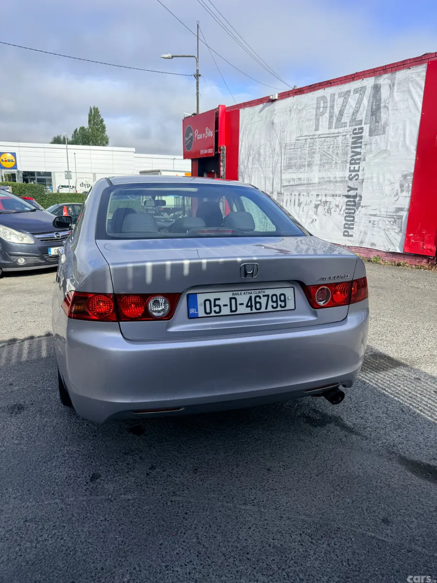 Honda Accord Saloon, Petrol, 2005, Silver