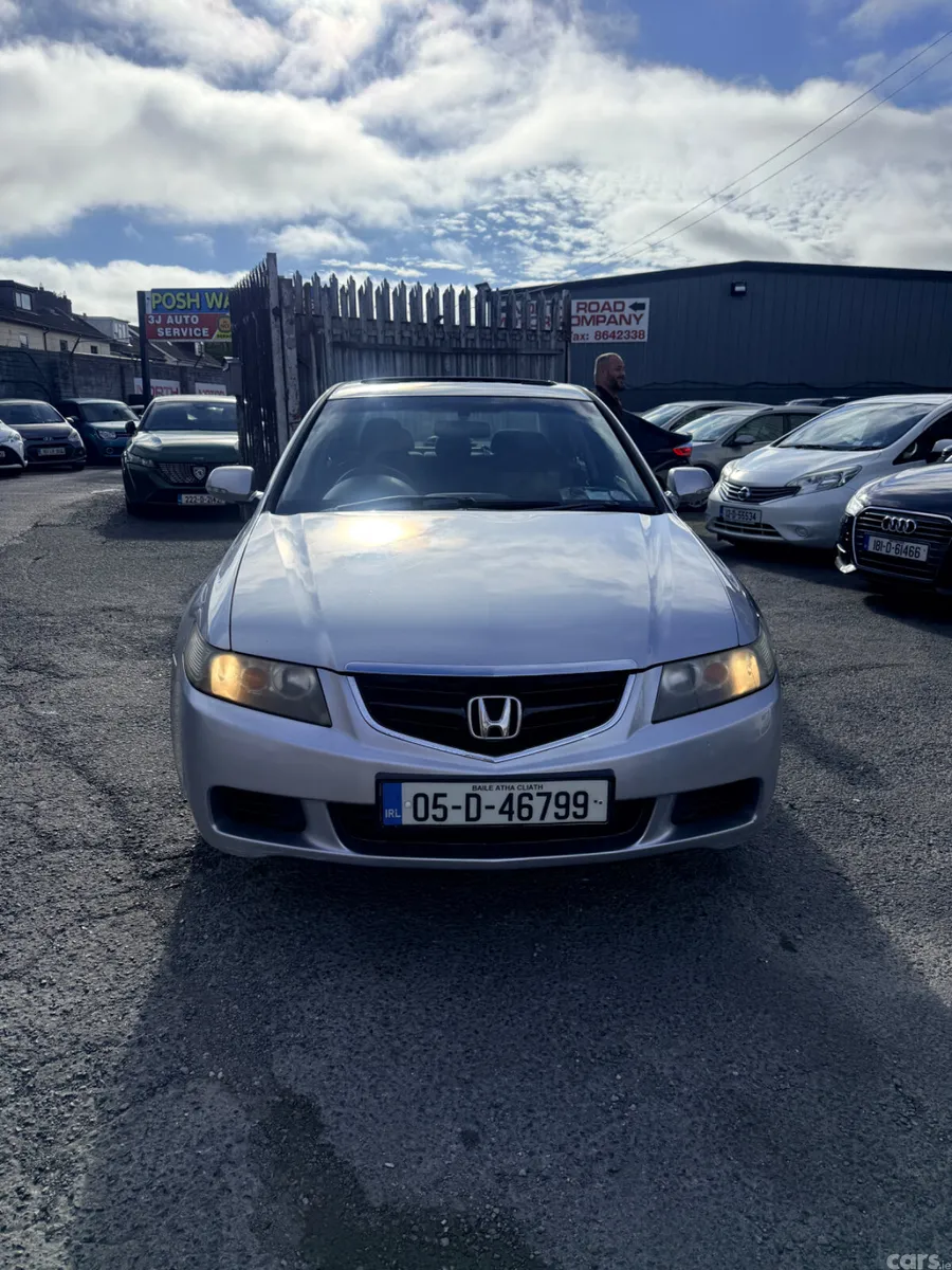 Honda Accord Saloon, Petrol, 2005, Silver