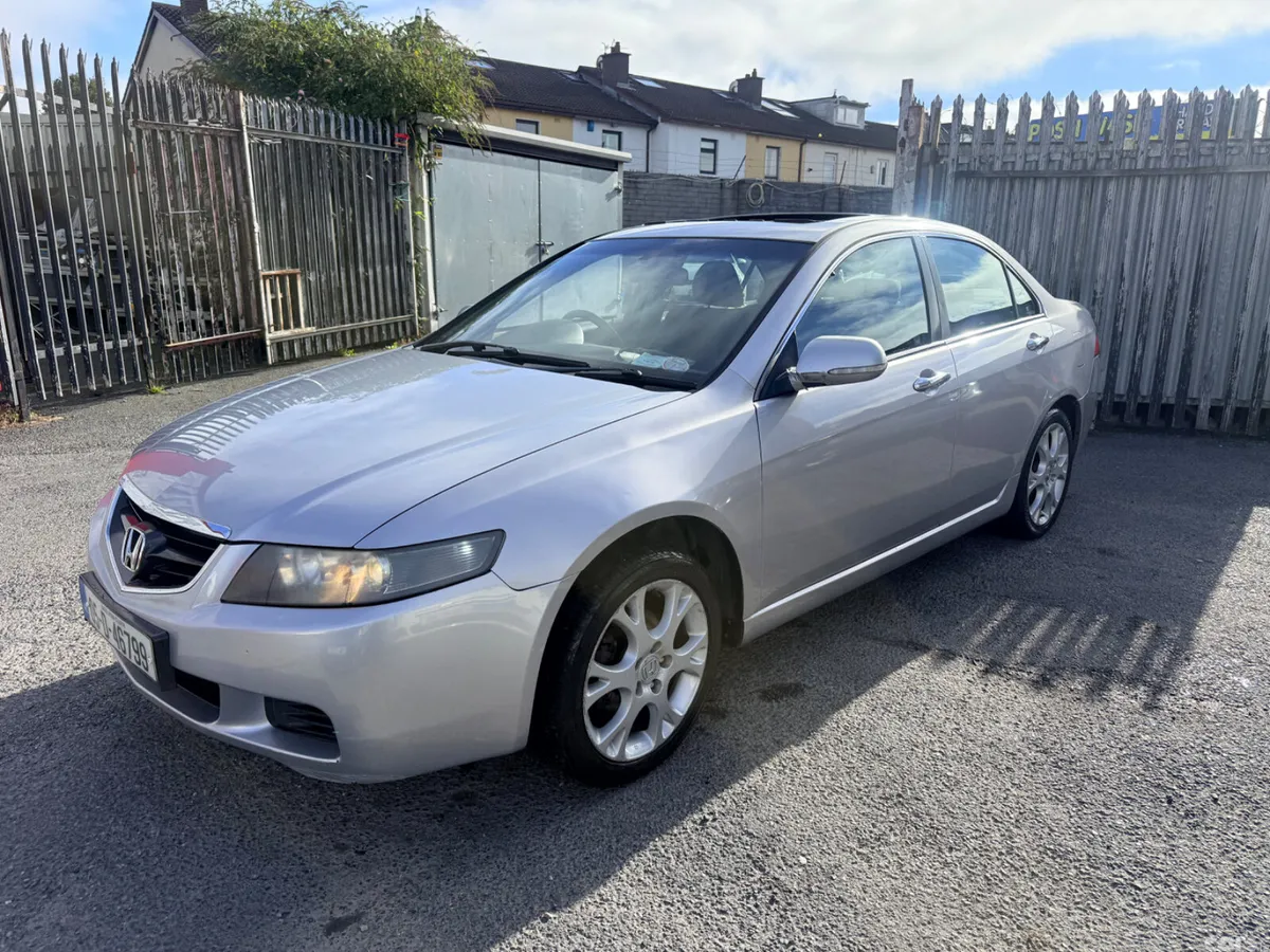 Honda Accord Saloon, Petrol, 2005, Silver