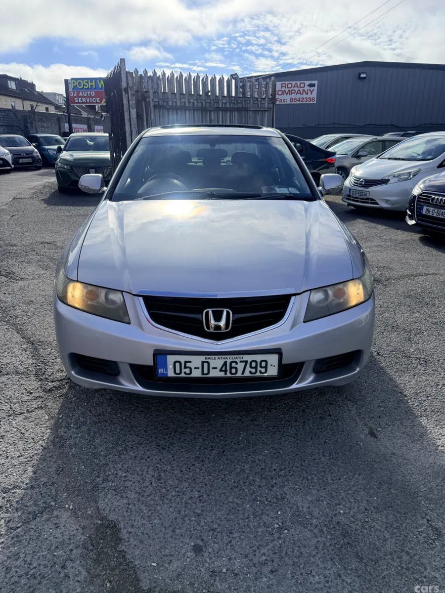 Honda Accord Saloon, Petrol, 2005, Silver