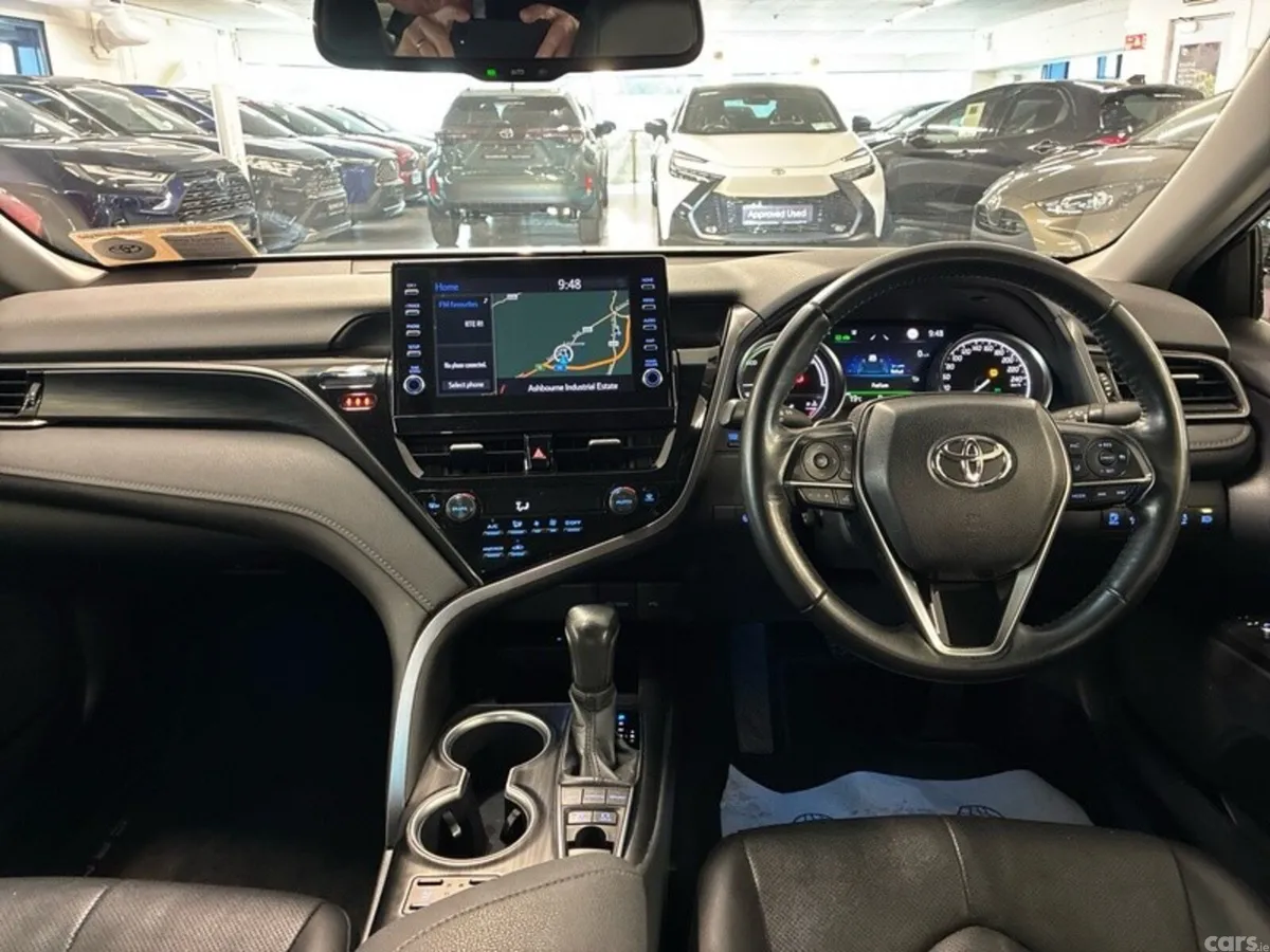 Toyota Camry Saloon, Petrol Hybrid, 2023, Silver