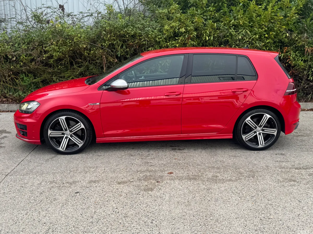 Volkswagen Golf Hatchback, Petrol, 2017, Red
