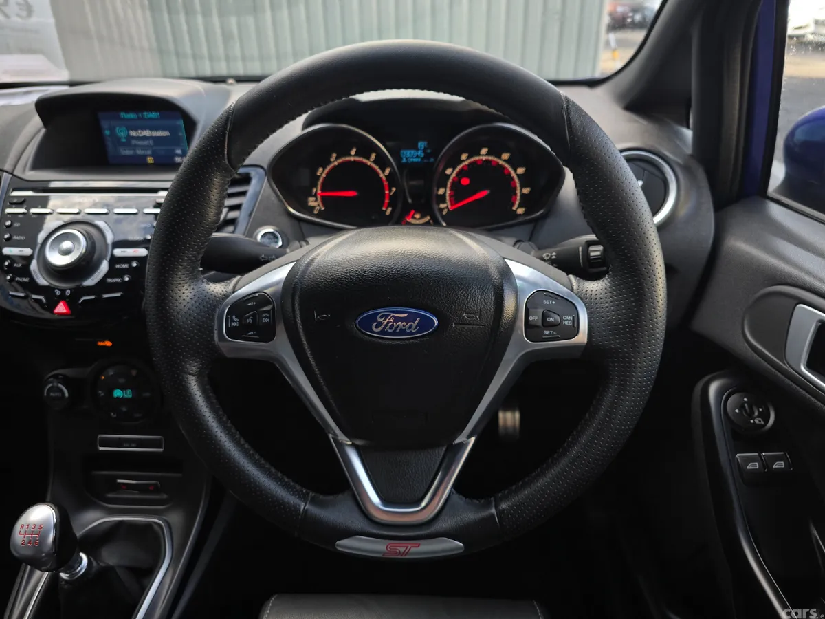 Ford Fiesta Hatchback, Petrol, 2014, Blue