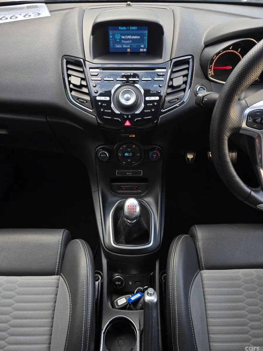 Ford Fiesta Hatchback, Petrol, 2014, Blue