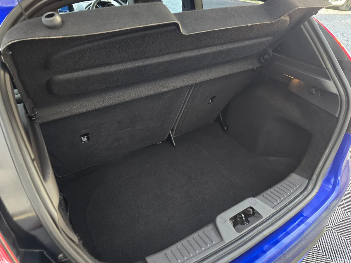 Ford Fiesta Hatchback, Petrol, 2014, Blue