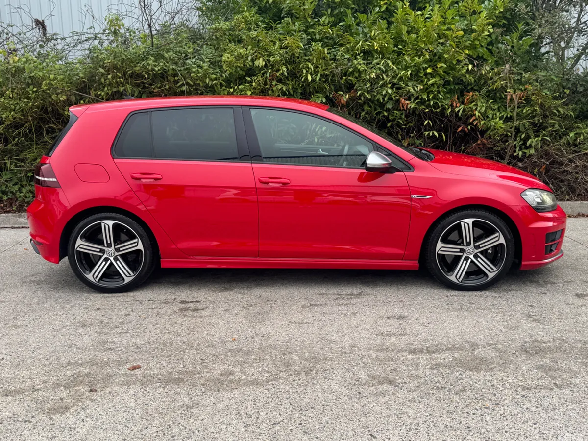 Volkswagen Golf Hatchback, Petrol, 2017, Red