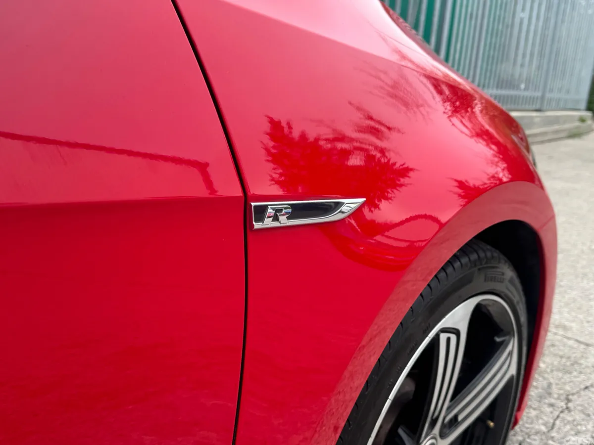 Volkswagen Golf Hatchback, Petrol, 2017, Red