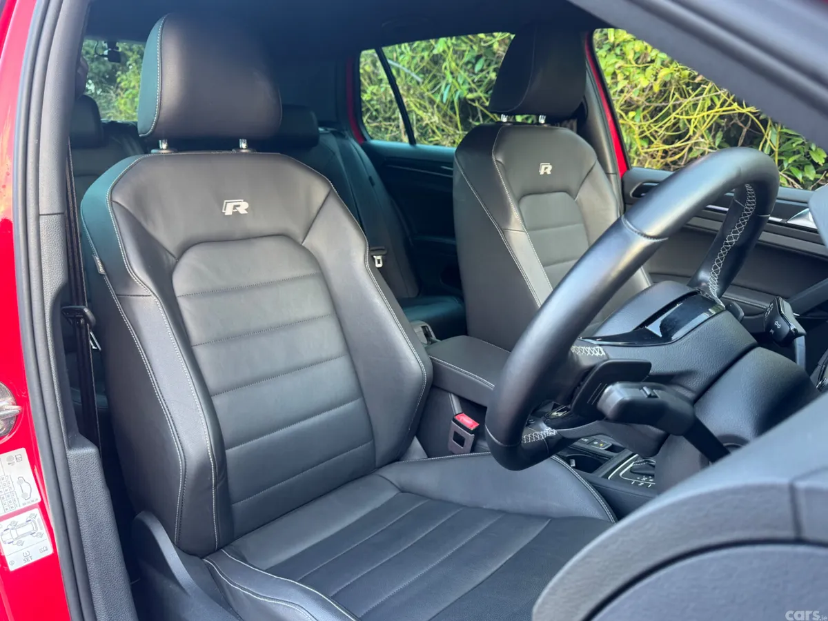 Volkswagen Golf Hatchback, Petrol, 2017, Red