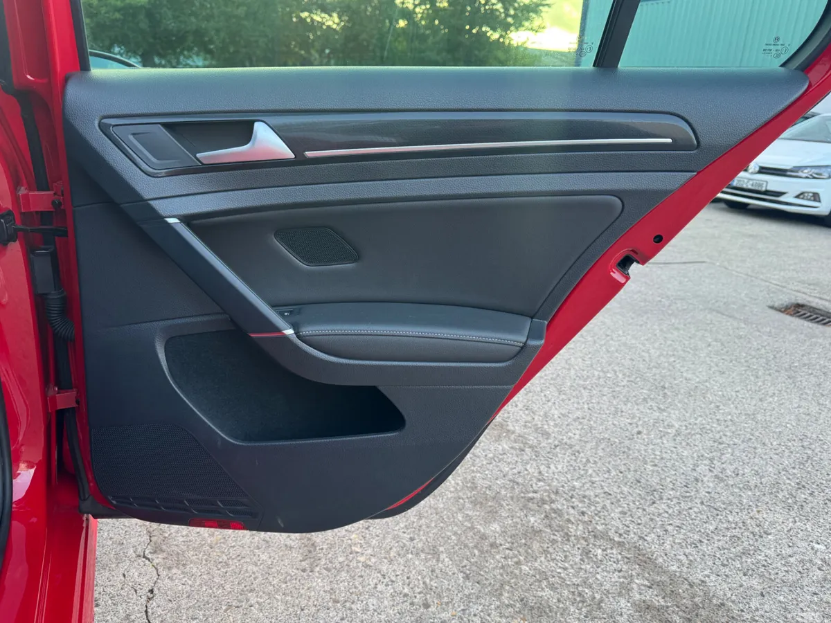 Volkswagen Golf Hatchback, Petrol, 2017, Red
