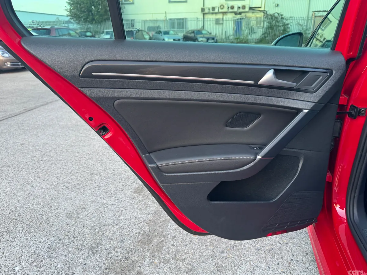 Volkswagen Golf Hatchback, Petrol, 2017, Red
