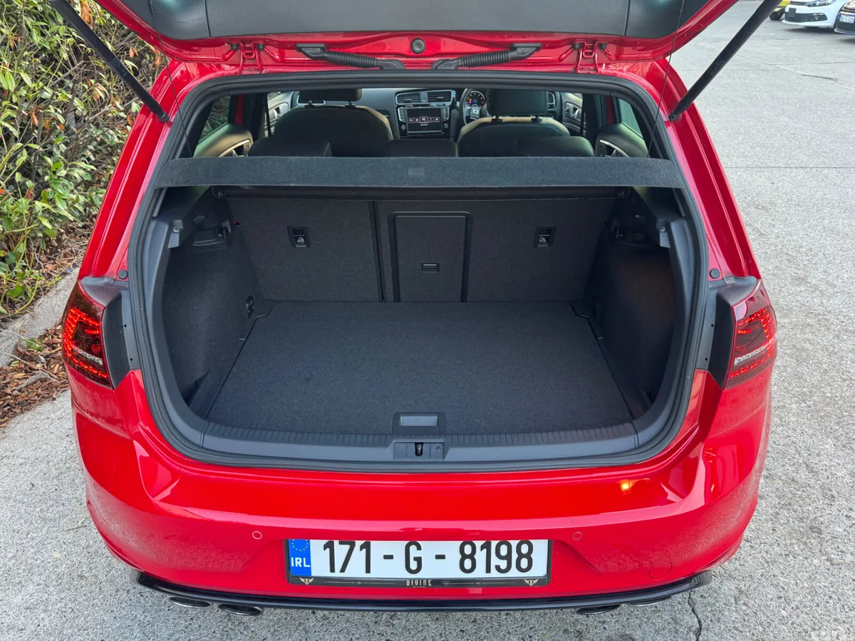 Volkswagen Golf Hatchback, Petrol, 2017, Red