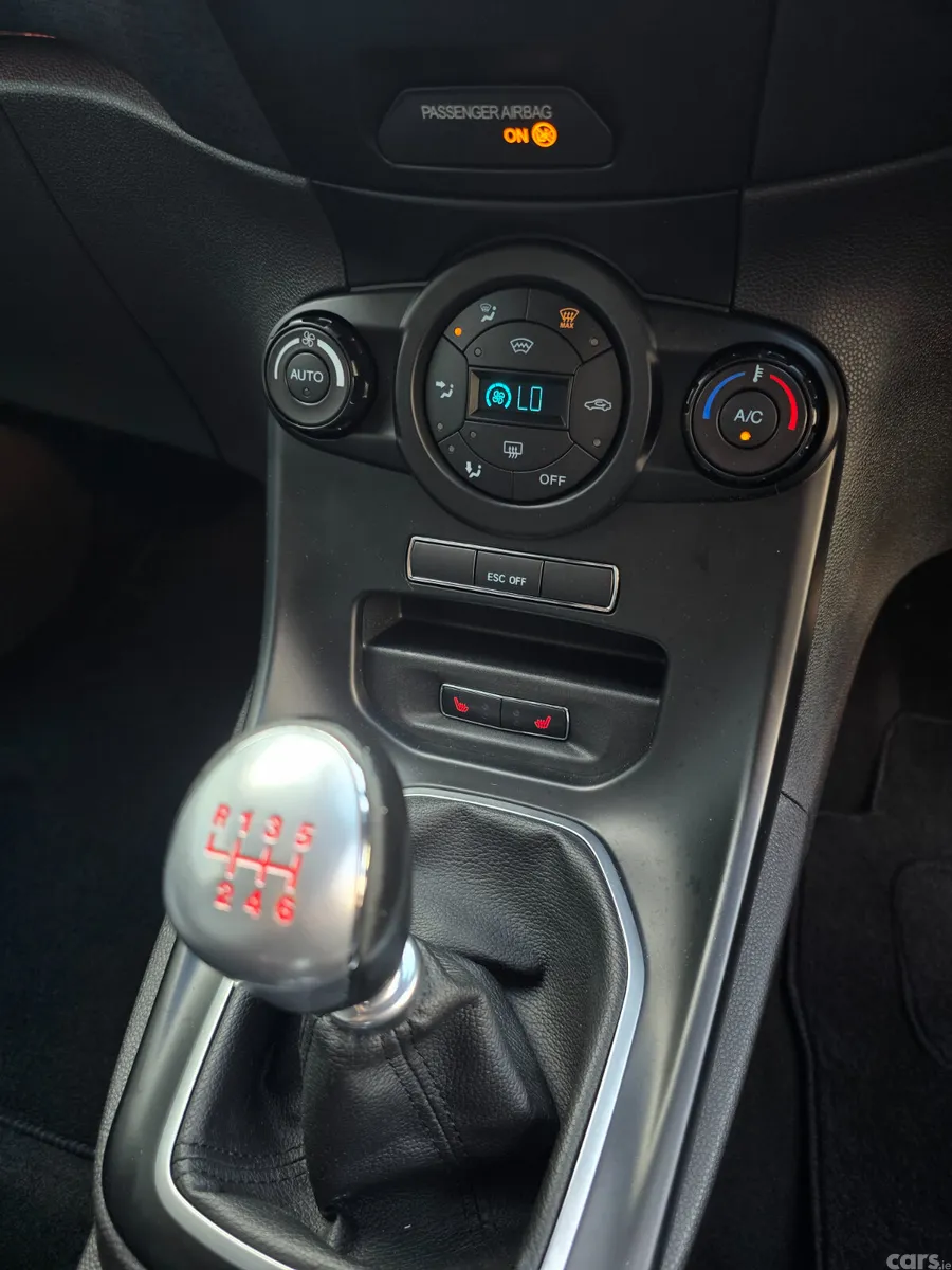 Ford Fiesta Hatchback, Petrol, 2014, Blue